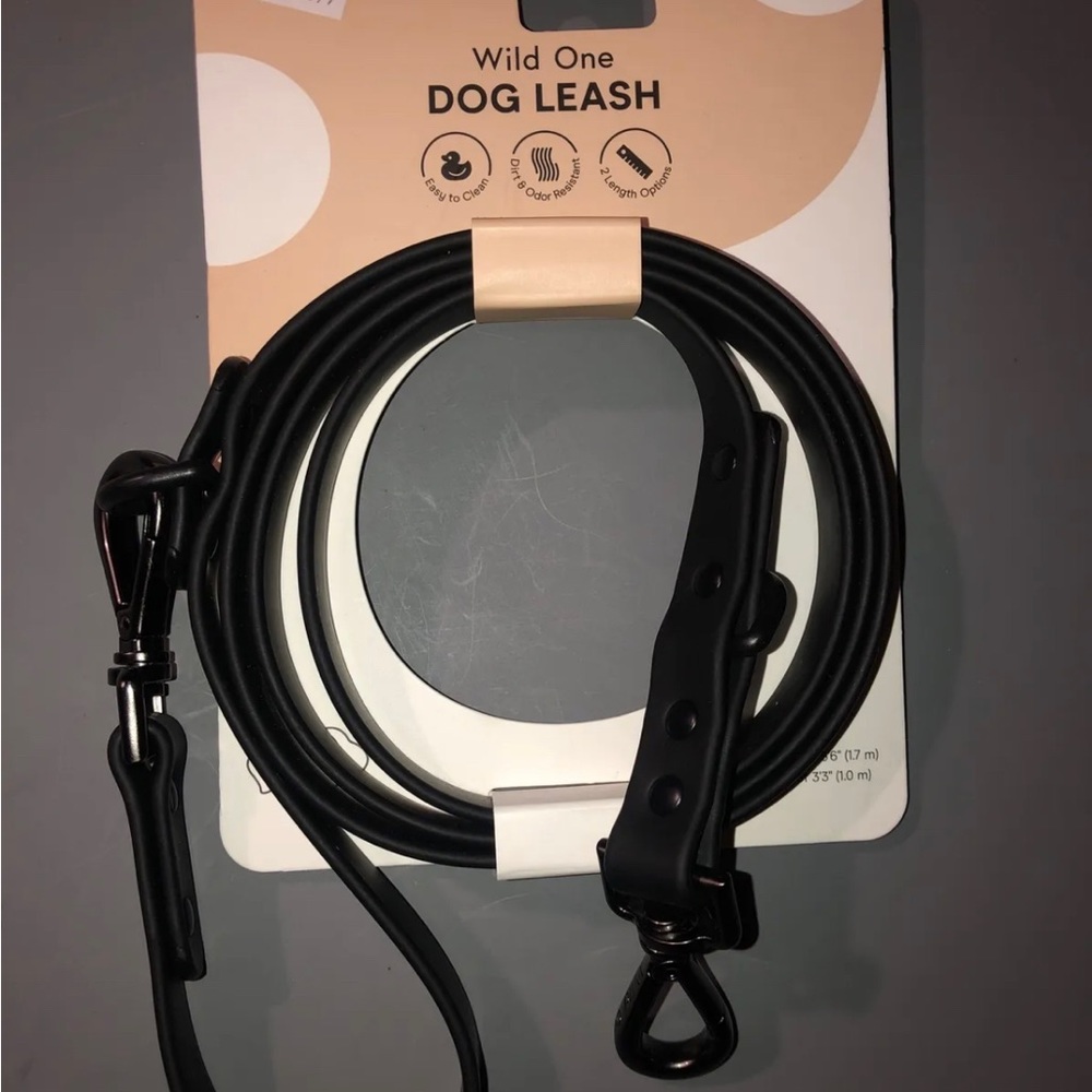 NEW Wild One Dog Leash Up To 80 Lbs. Adjust Size. Water Dirt Odor Resistant